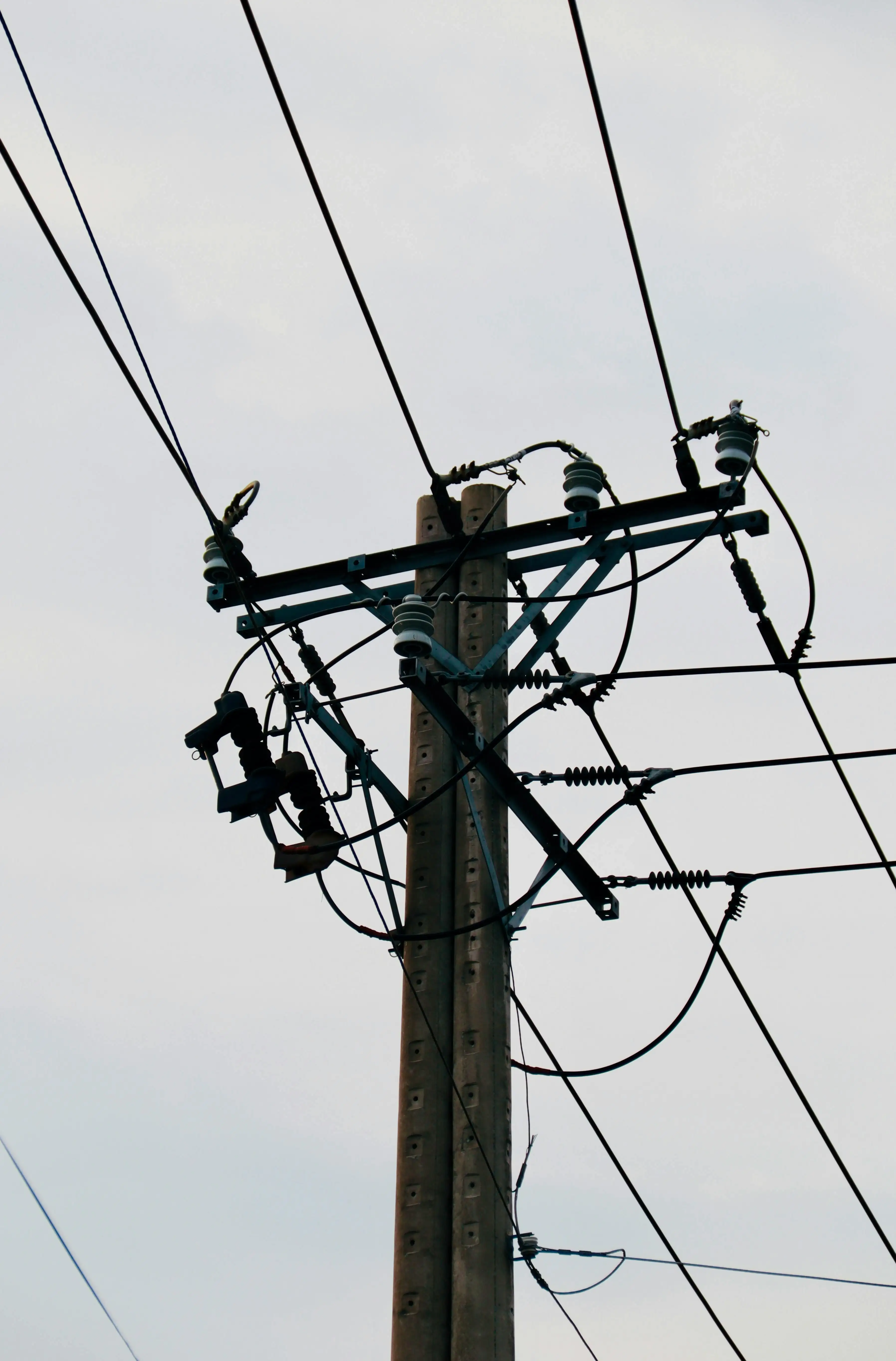 Proyecto de mantenimiento electromec&aacute;nico en infraestructura corporativa